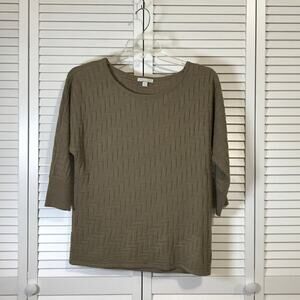 New York & Company Round Neck ¾ Sleeve Sweater M